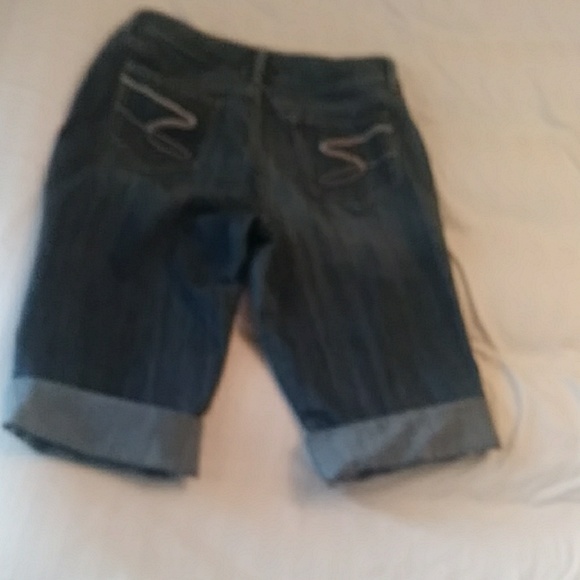 Cropped Seven Jeans - Picture 2 of 3